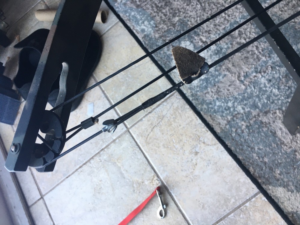 Vtg compound hunting bow