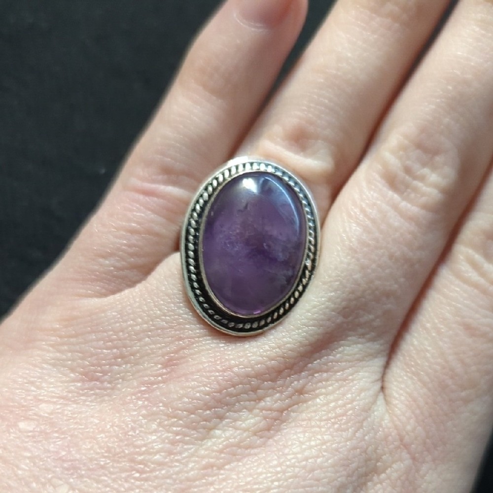 Silver Plated Purple Amethyst Gemstone Oval Statement Ring - Size 7.75