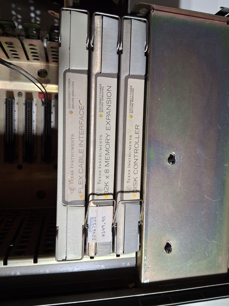 Texas Instruments PHP1200 Peripheral Expansion System Box 4 TI-99 4A - Powers On