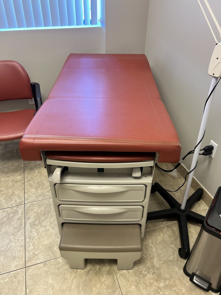 2 Midmark - Ritter 204 Exam Tables and 2 Stools