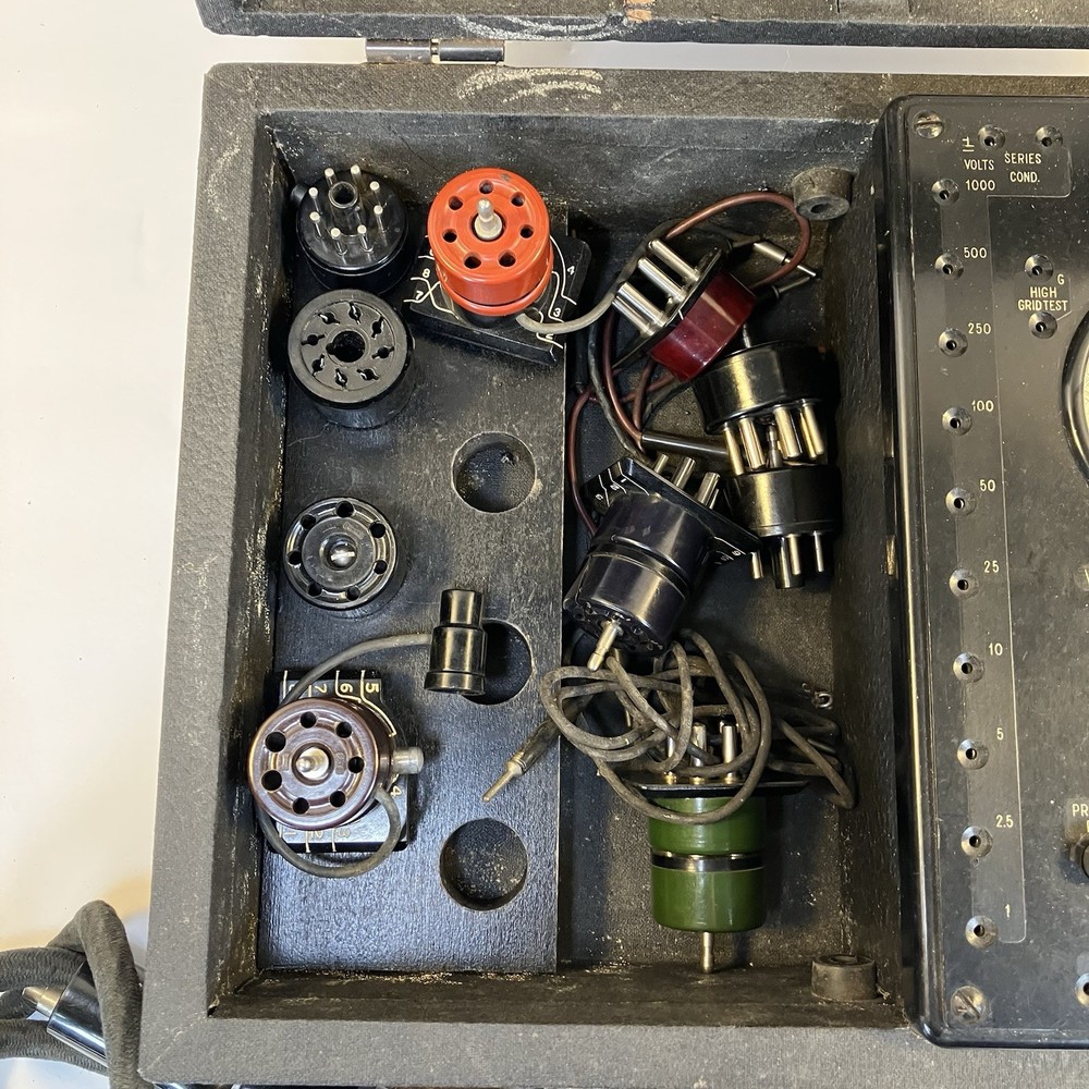 VTG Weston Selective Analyzer Model 665 Type 2 in Case Untested