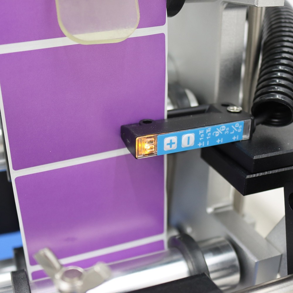 Automatic Desktop Conveyor Table Plate Coding Labeling Machine 25-50PCS/min 800W