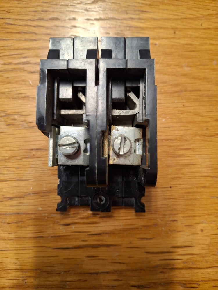 125 sub feed lug kit old stock has chip