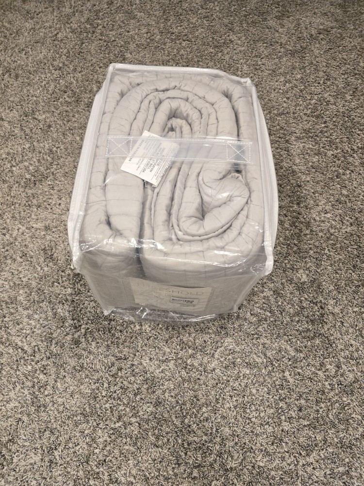 King Washed Cotton Sateen Quilt Light Gray - Threshold