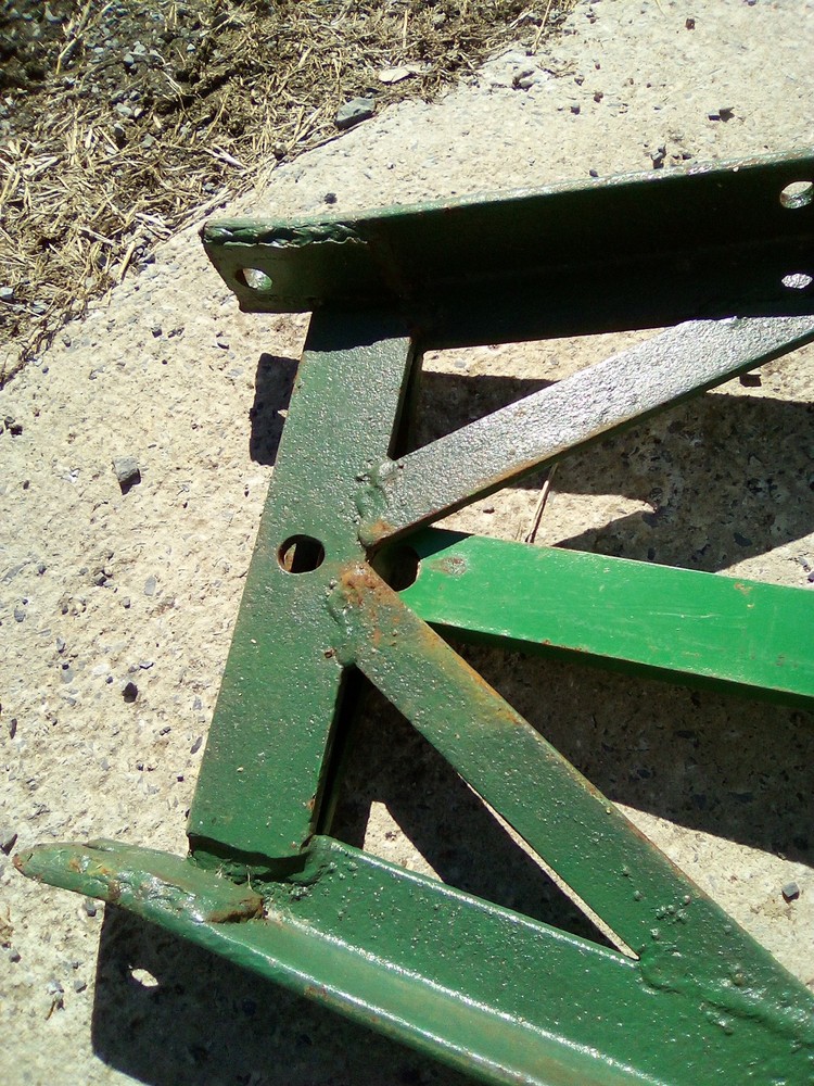 Oliver 550 Tractor Hitch