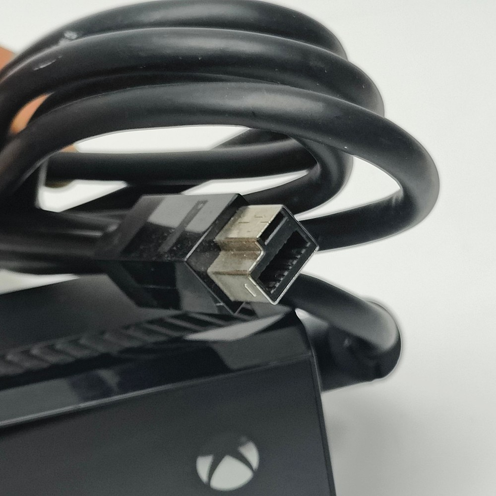 Microsoft Kinect Sensor Xbox One Model 1520 Motion Tracking Camera Controller