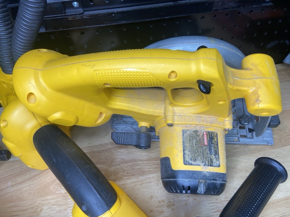 DeWalt DW059 Variable Speed 1/2-in And Other 18v Dewalt Set Tools