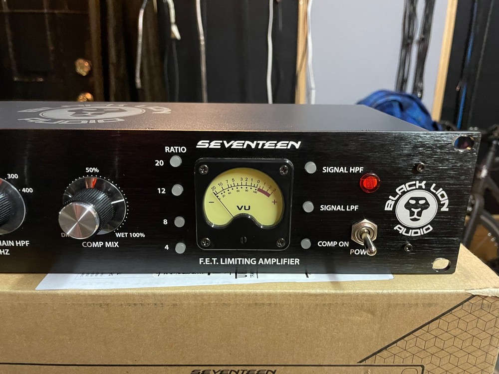 Black Lion SEVENTEEN FET Limiting Amplifier 1176 Compressor