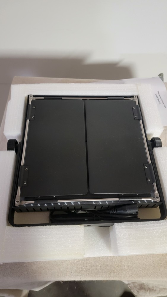 Studio 896 LED VIDEO/ PHOTO LIGHT PANEL