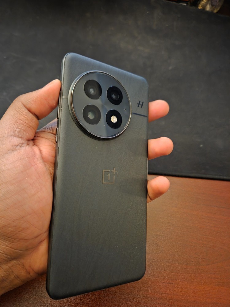 OnePlus 13 512 GB Unlocked Black Eclipse 50MP With Free Case + Screen Protector