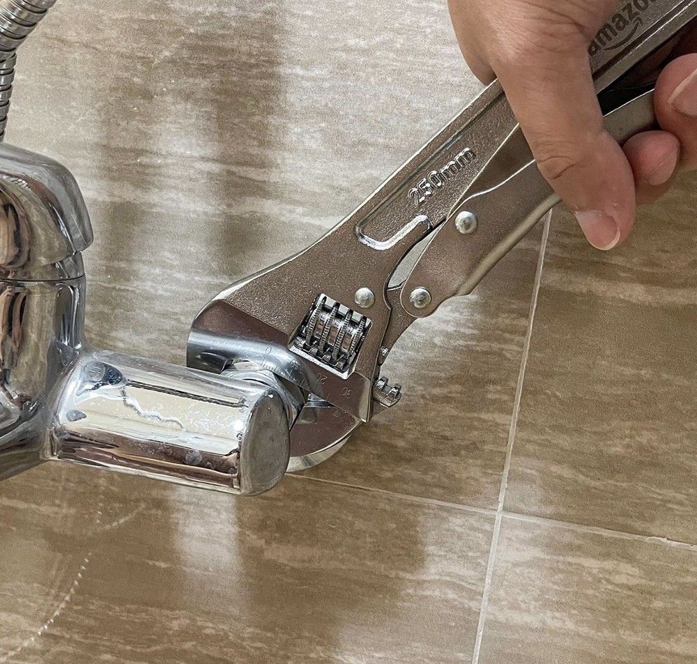 10 inch Locking Adjustable Wrench, Precision Machined, Rust Resistant