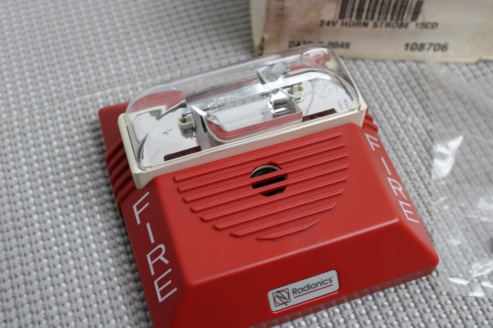 RADIONICS Horn / Strobe Fire Security Alarm RED D559S