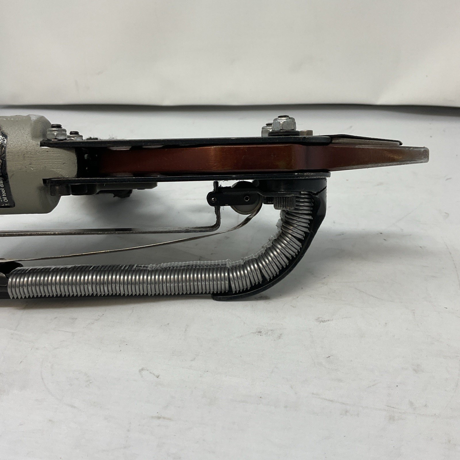 WOODPECKER C-7EA 15 Gauge Pneumatic Hog Ring Gun 3/4-Inch with Slim Long Nose