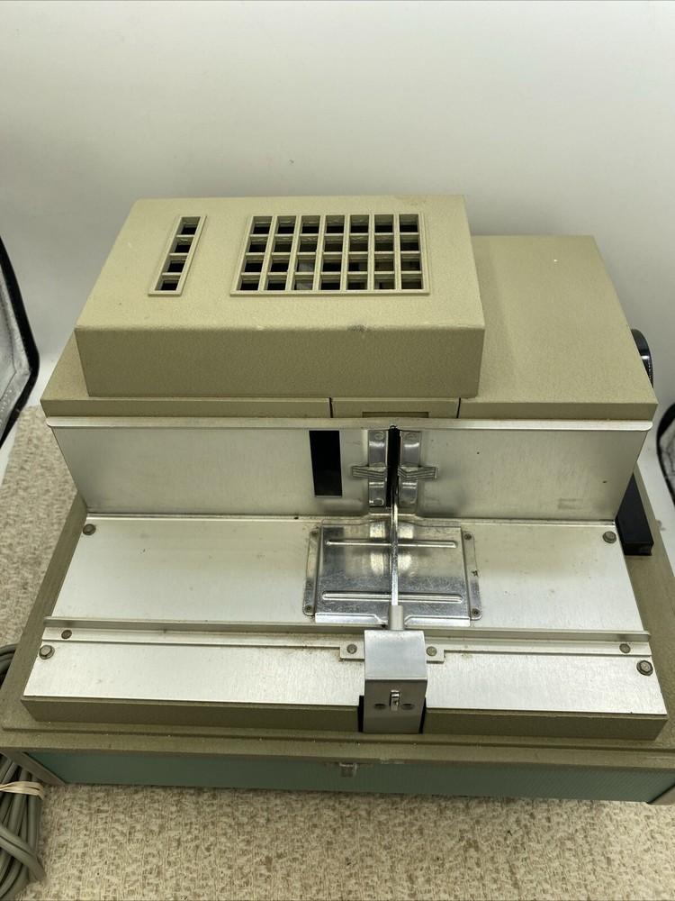 Vintage Argus 500 Electromatic Remote Automatic Slide Projector Needs Bulb
