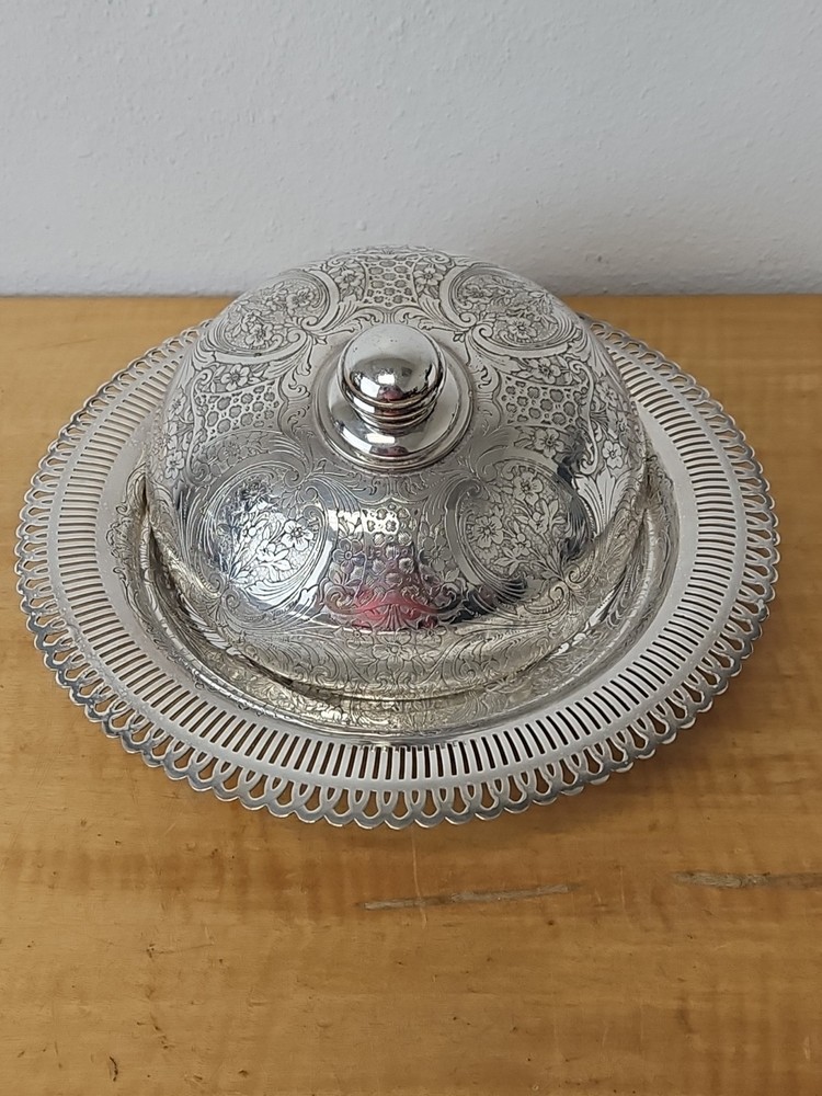 W.B. Mfg Co. Silverplate Lidded and Footed Bowl Pierced Openwork 10"