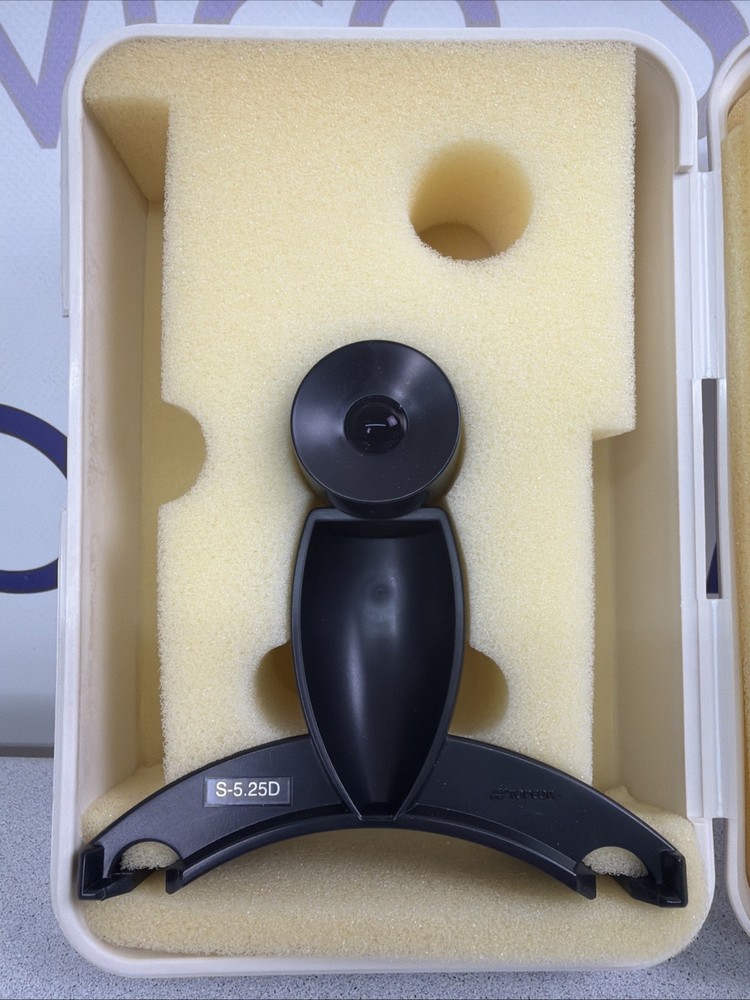 Topcon Auto Refractor/Keratometer Test Eye