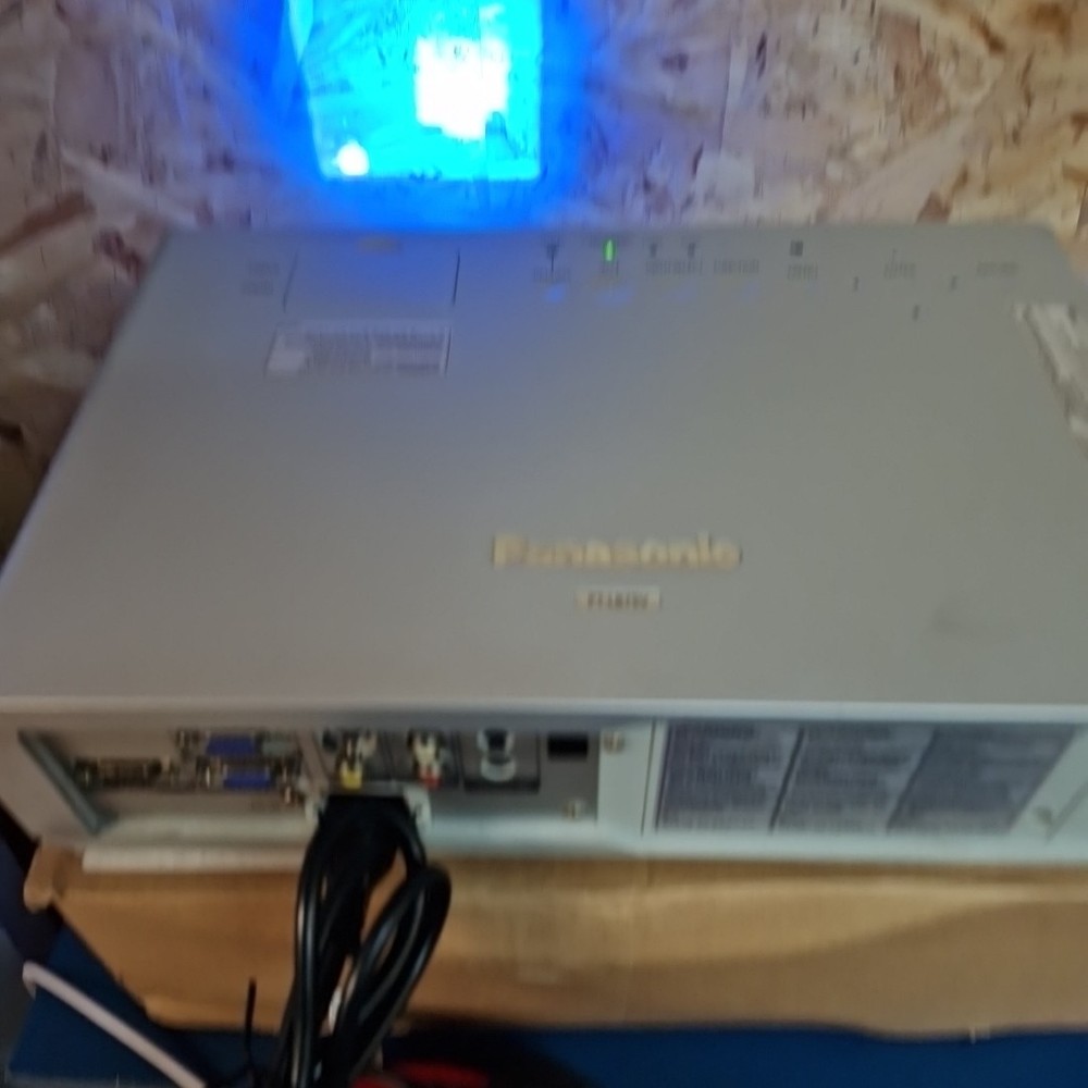 Panasonic LCD Projector panasonic pt-lb75v