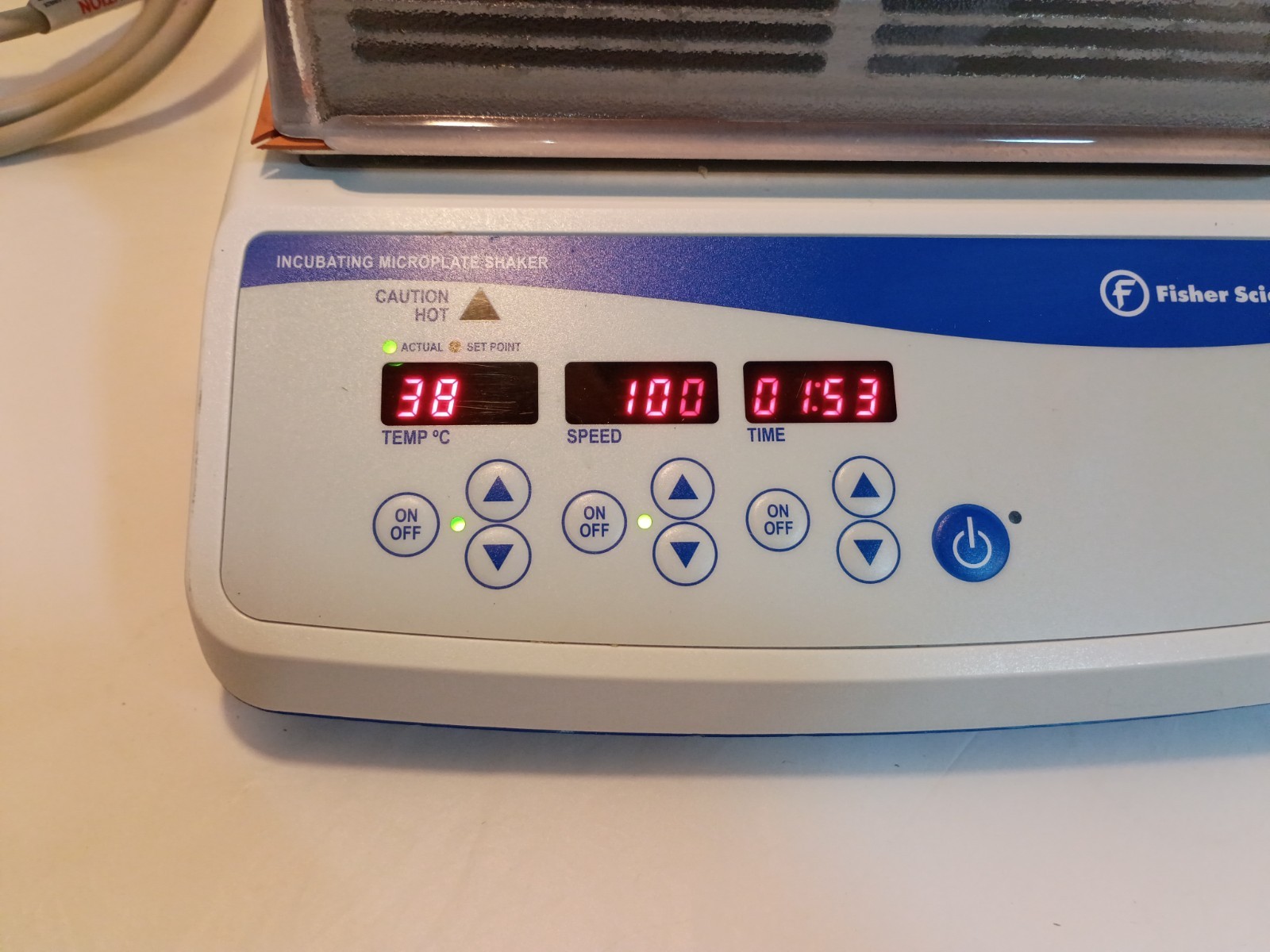 Fisherbrand Incubating Microplate Shaker w/ Cover 02217757 Incubator Mixer