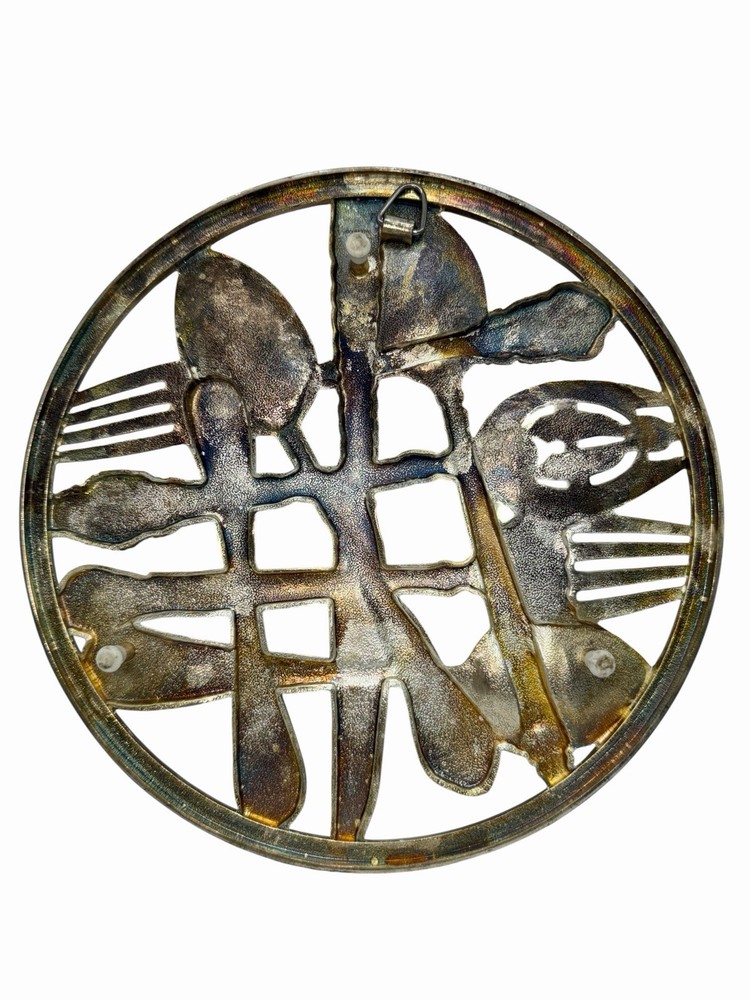 Vintage Wall Hanging Silver Art Co. Silver Plated Flatware Hot Plate Trivet 9”