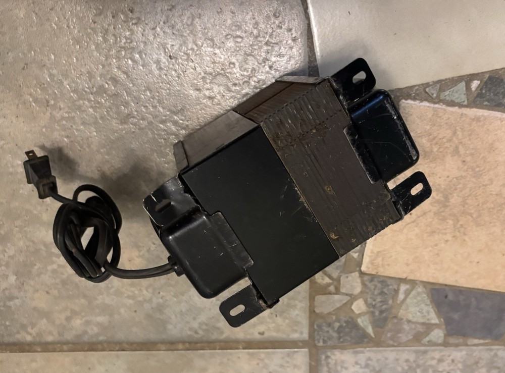 PV-442 Line Adjuster Variable Transformer, variable