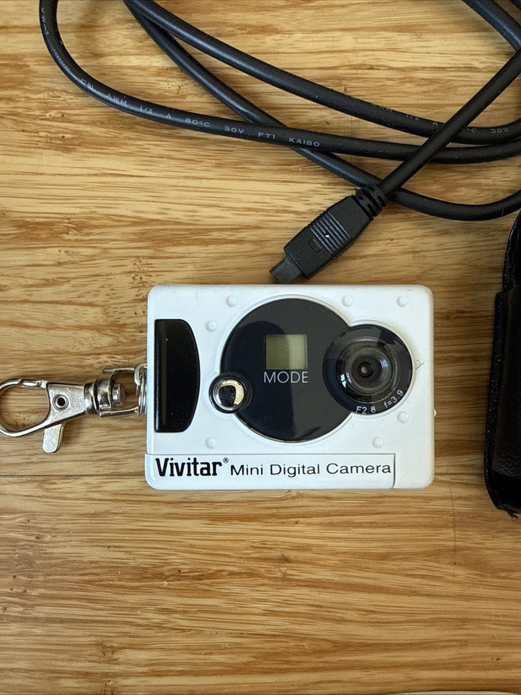 Vivitar Mini 3-in-1 Digital Keychain Camera w/case & USB Cable.