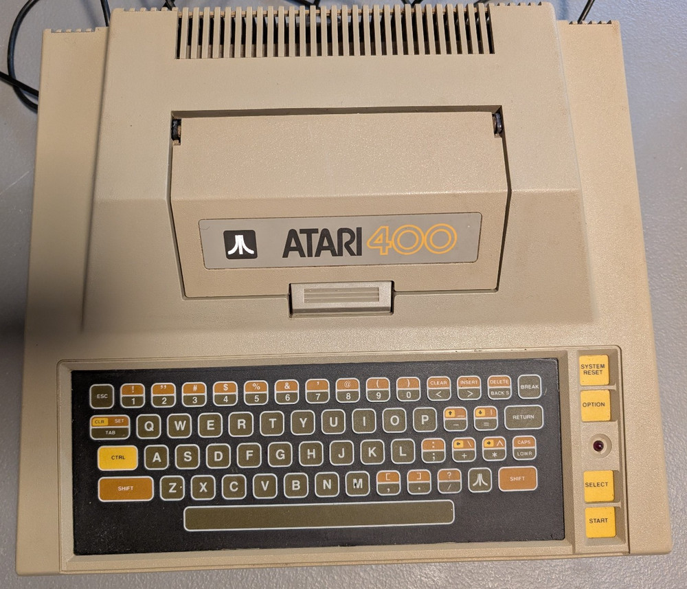 Atari 400 Home Computer - Tested working