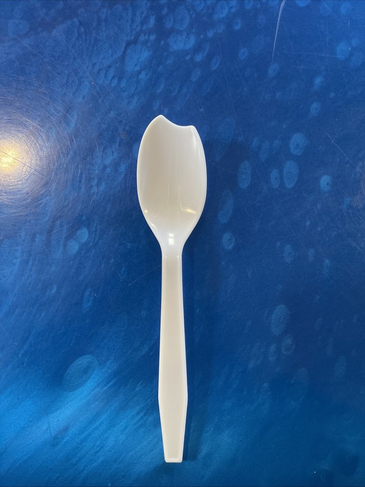 Unique Plastic Spoon With Deformity On Top