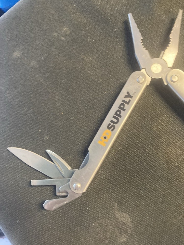 Multitool Pliers & Black Case – 9 Tools