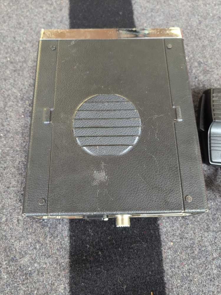 Royco Model 1-673 CB Radio Untested .