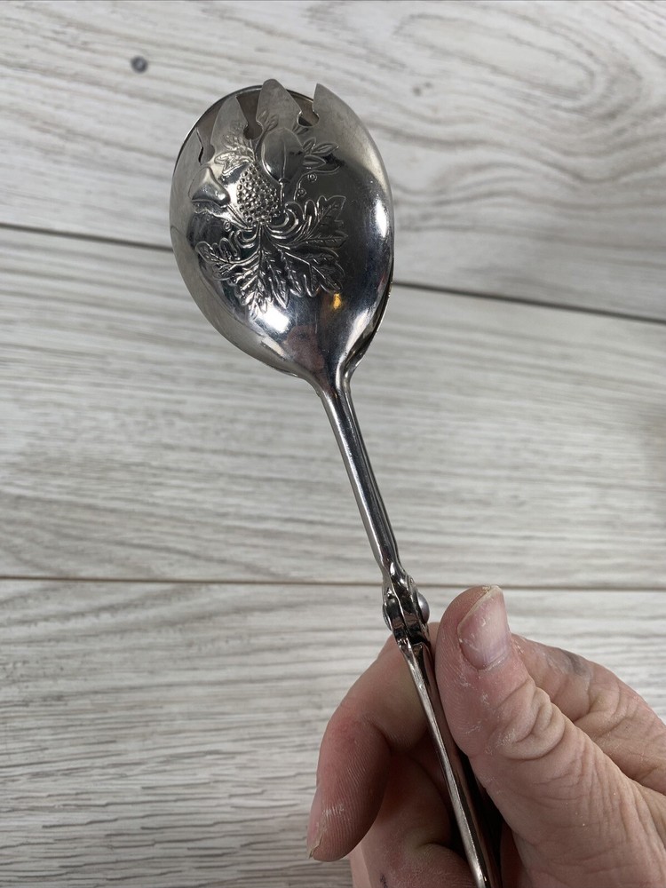 Silverplated Tongs E.P. Zing Server Grapevine Embossed Made in Italy Scissor