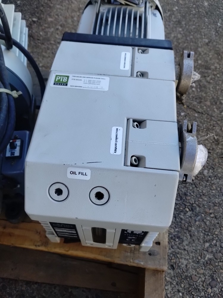 Leybold Type S25B TriVac Rotary Vane Vacuum Pump