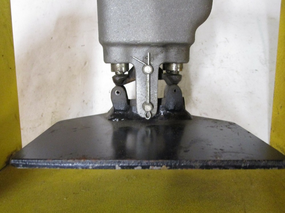 Knight 3010 1 Maintained 1 Return Foot Switch