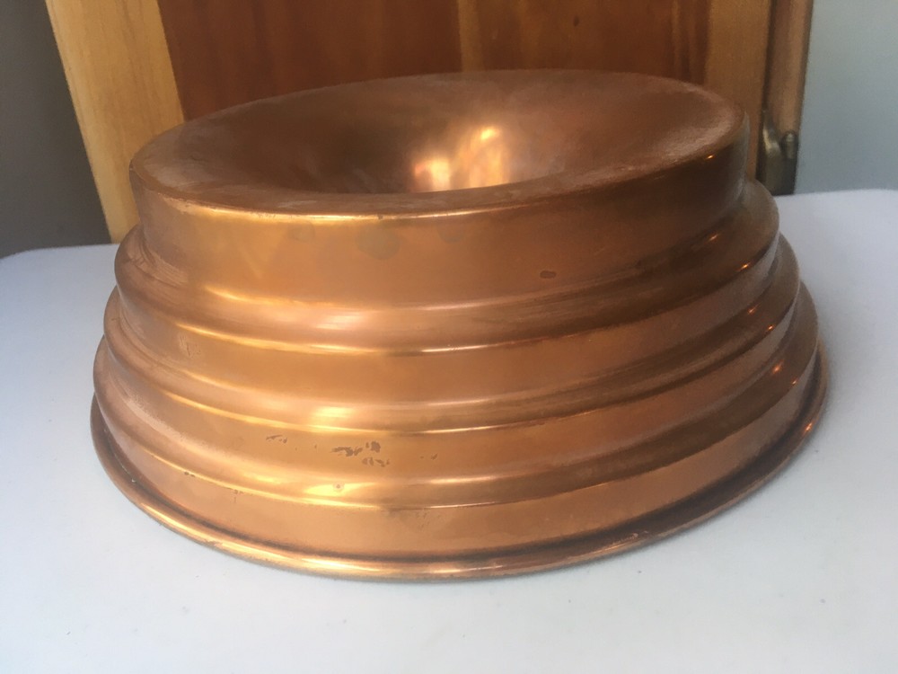 VINTAGE COPRAL COPPER TIERED RING MOLD 8.5” Diameter