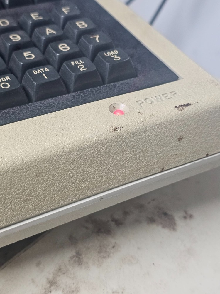 INTEL IUP 201 UNIVERSAL PROGRAMMER, OPERATE STAND ALONE OR CONNECT TO PC OR MDS