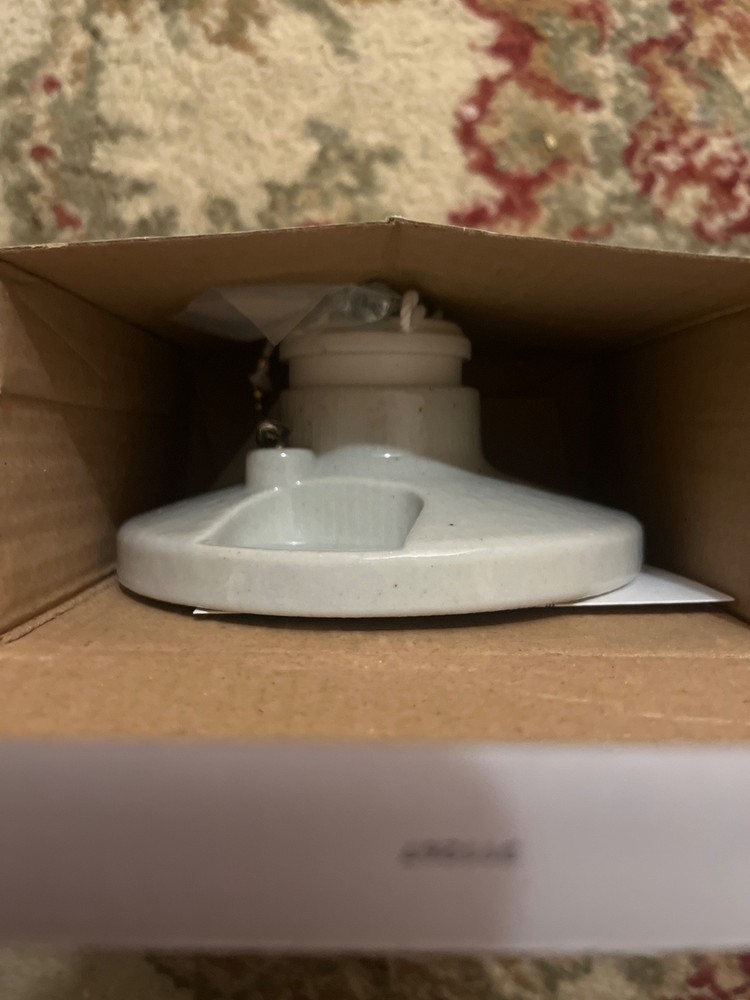 LeGrand Porcelain Ceiling Lampholder Pull Chain Light Socket Outlet 288