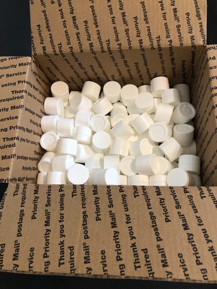 1/4 oz Plastic Jars with Lids