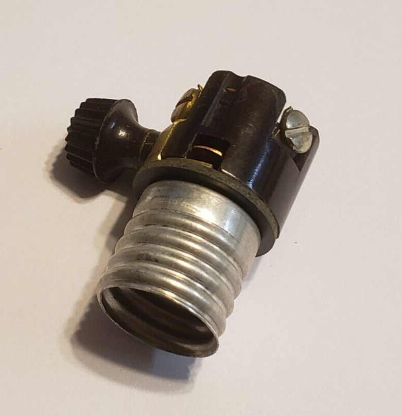 Leviton - E-17 Turn Knob Single Circuit Socket with 1/8ips NEW 512G