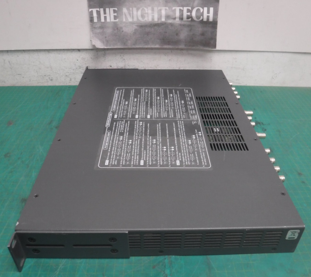 Extron USP 405 Universal Signal Processor w/ Mounts