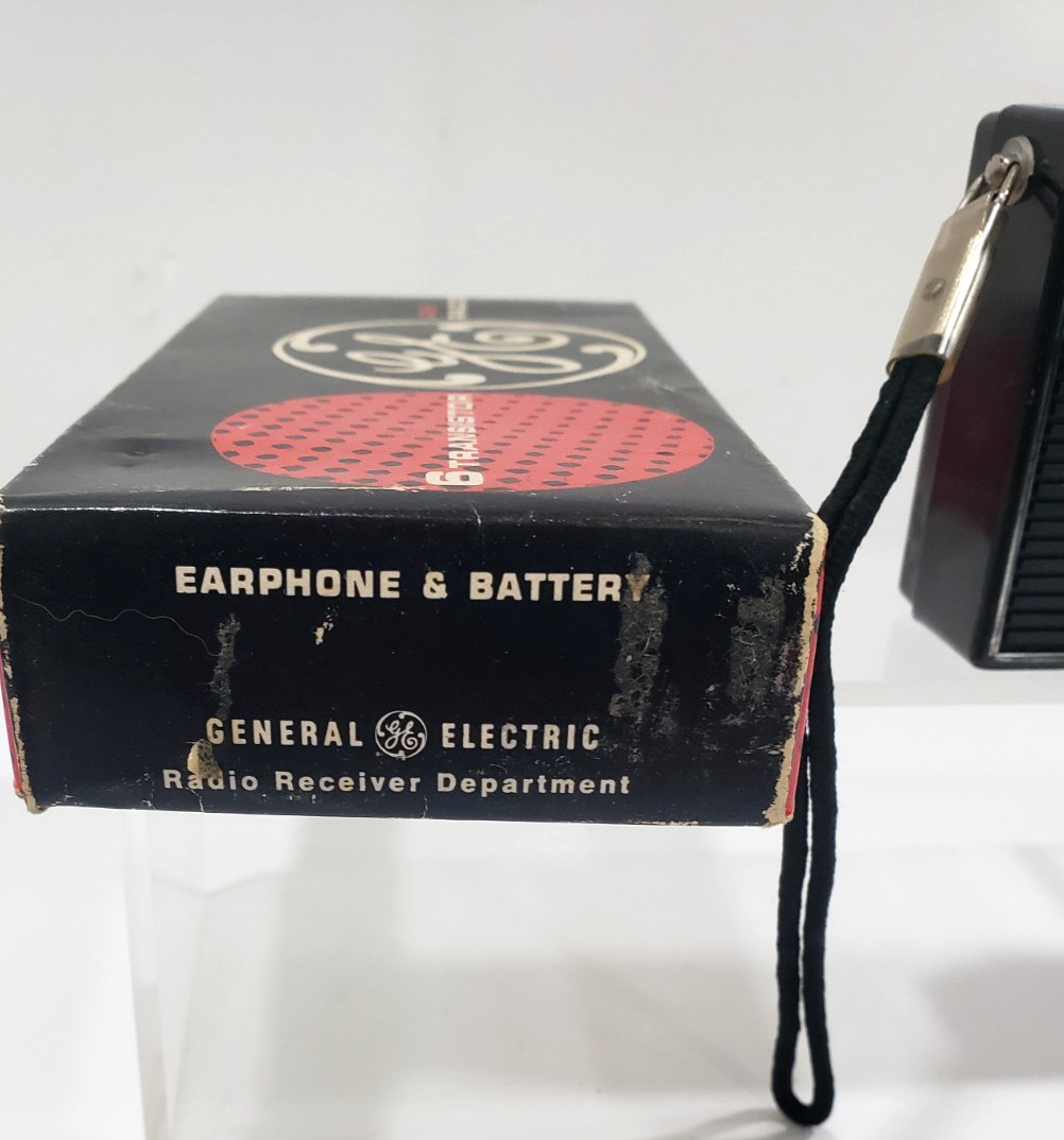 Vintage Transistor Radio General Electric P1750 w/box NOT working Hong Kong