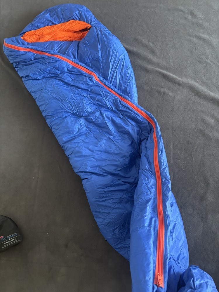 Mountaintop Sleeping Bag Model Hiking 600