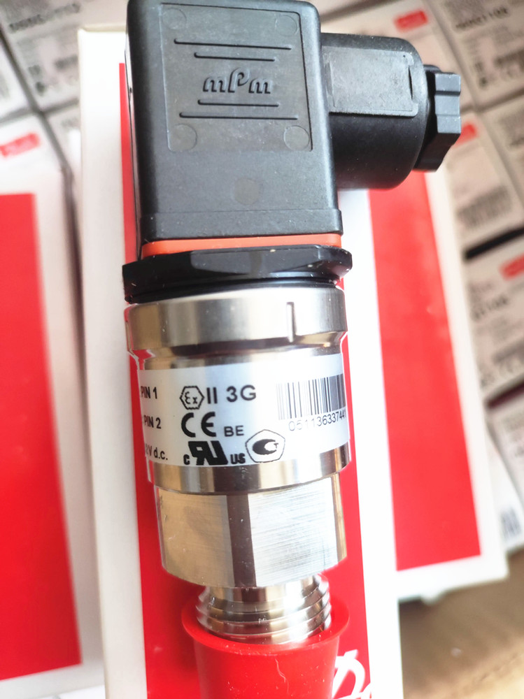 1pcs Danfoss Pressure Transmitter Sensor MBS3000 060G5940 -1-1.5bar