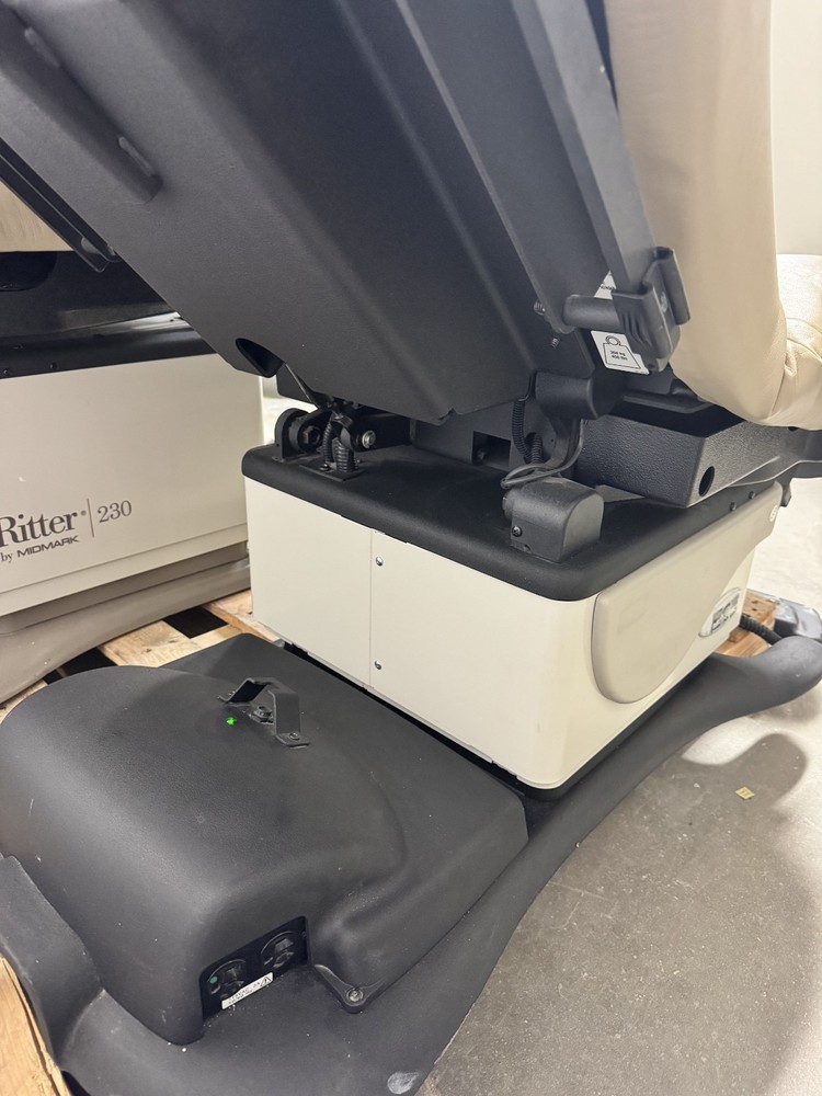 Midmark 630-003 Power Procedure Chair