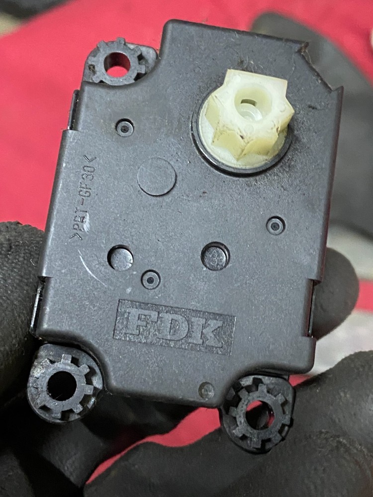 climate CONTROL BLEND ACTUATOR VALEO T1000579D