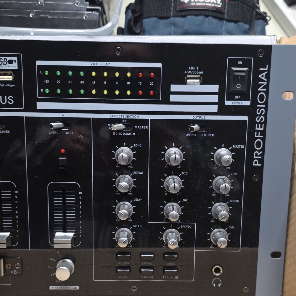 GLiPro MX2400US Rack-Mount DJ Mixer, 4-Channel, USB/SD, DSP Effects