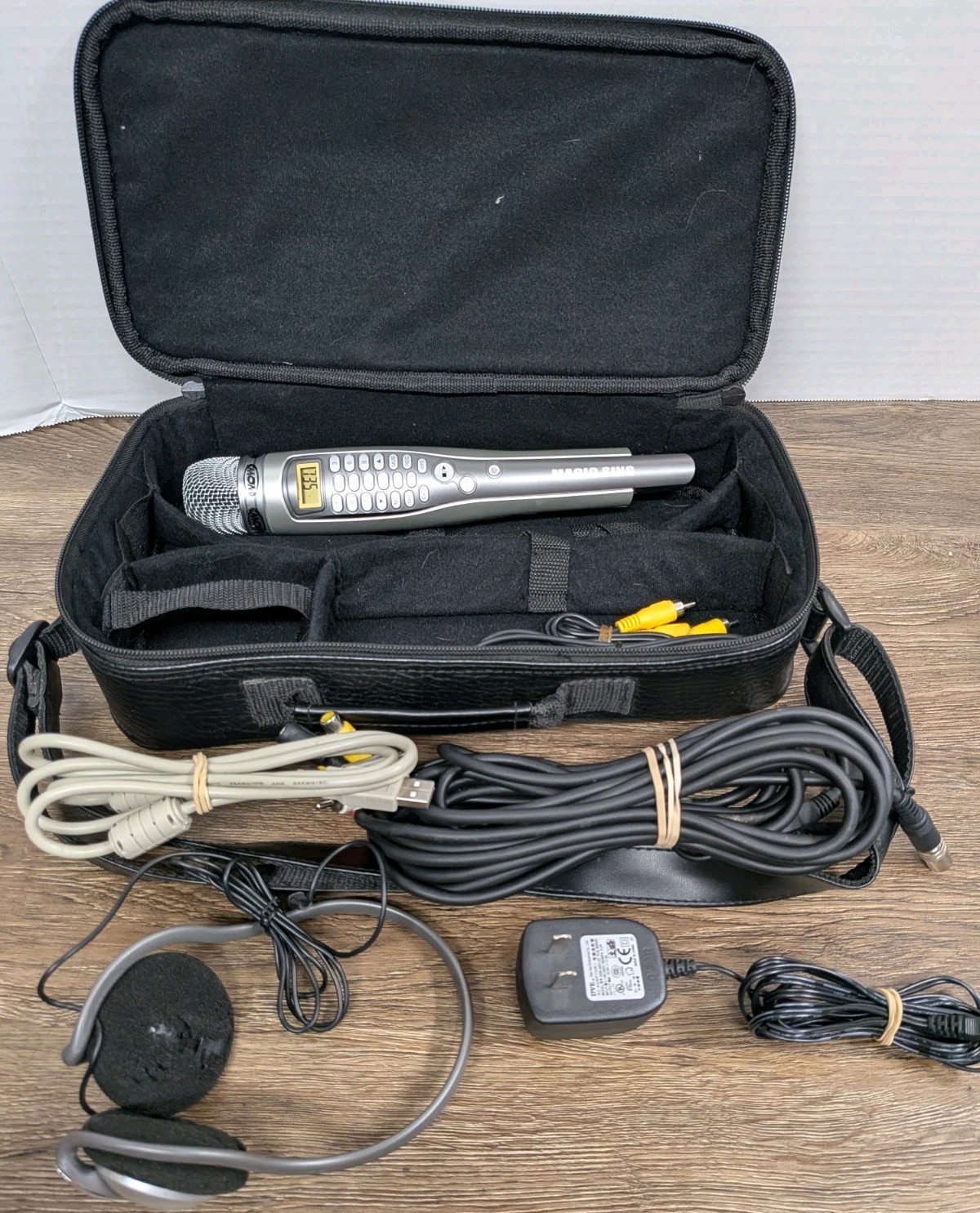 WOW! Magic Sing ED-8000 2005 Tagalog Karaoke Mic in Case with Cables - Tested