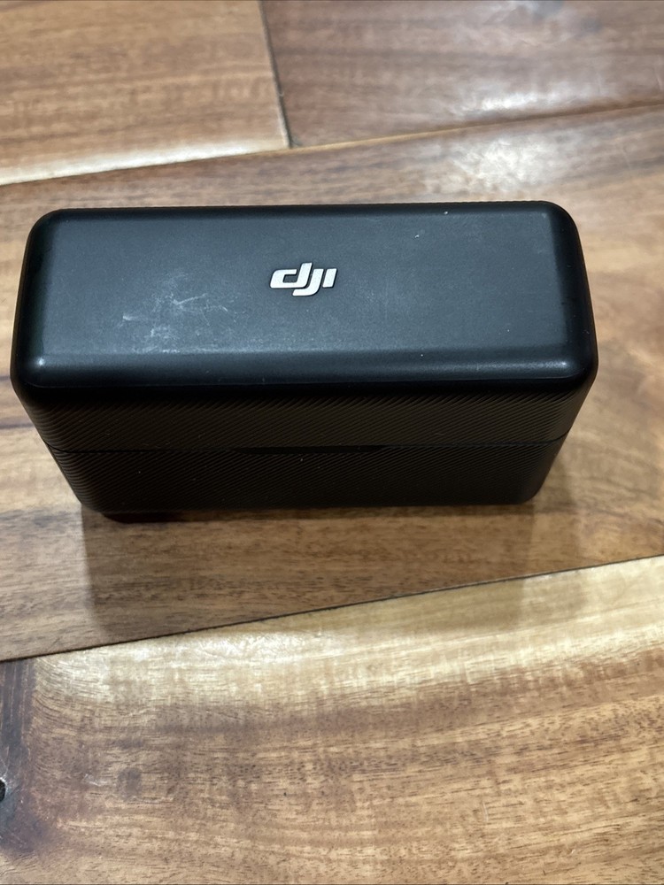 DJI Mic Dual-Transmitter Compact Digital Wireless Microphone System ASB01