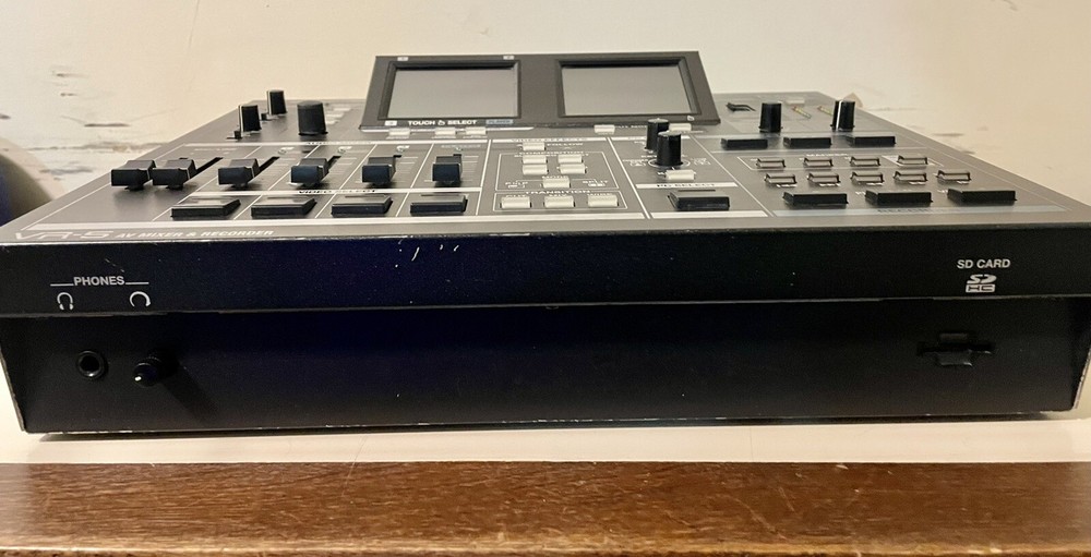 Roland VR-5 Multi-format AV Mixer Video Switcher and Recorder