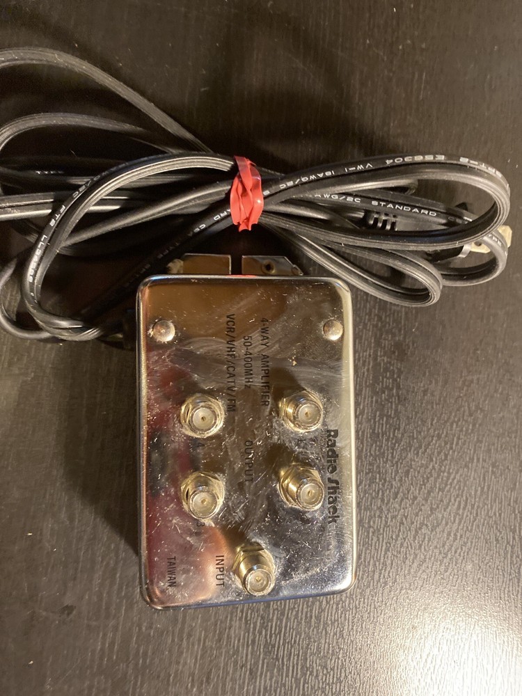 RADIO SHACK 4 WAY DISTRIBUTION AMPLIFIER