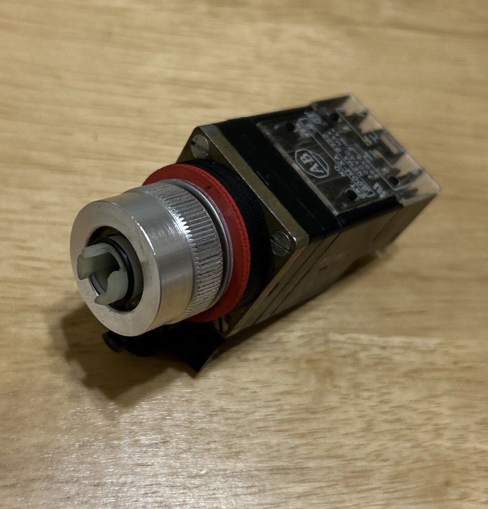 ALLEN BRADLEY 800MR-JH9BLA SMALL ROUND SELECTOR SWITCH UNIT 3 POSITION SPRING