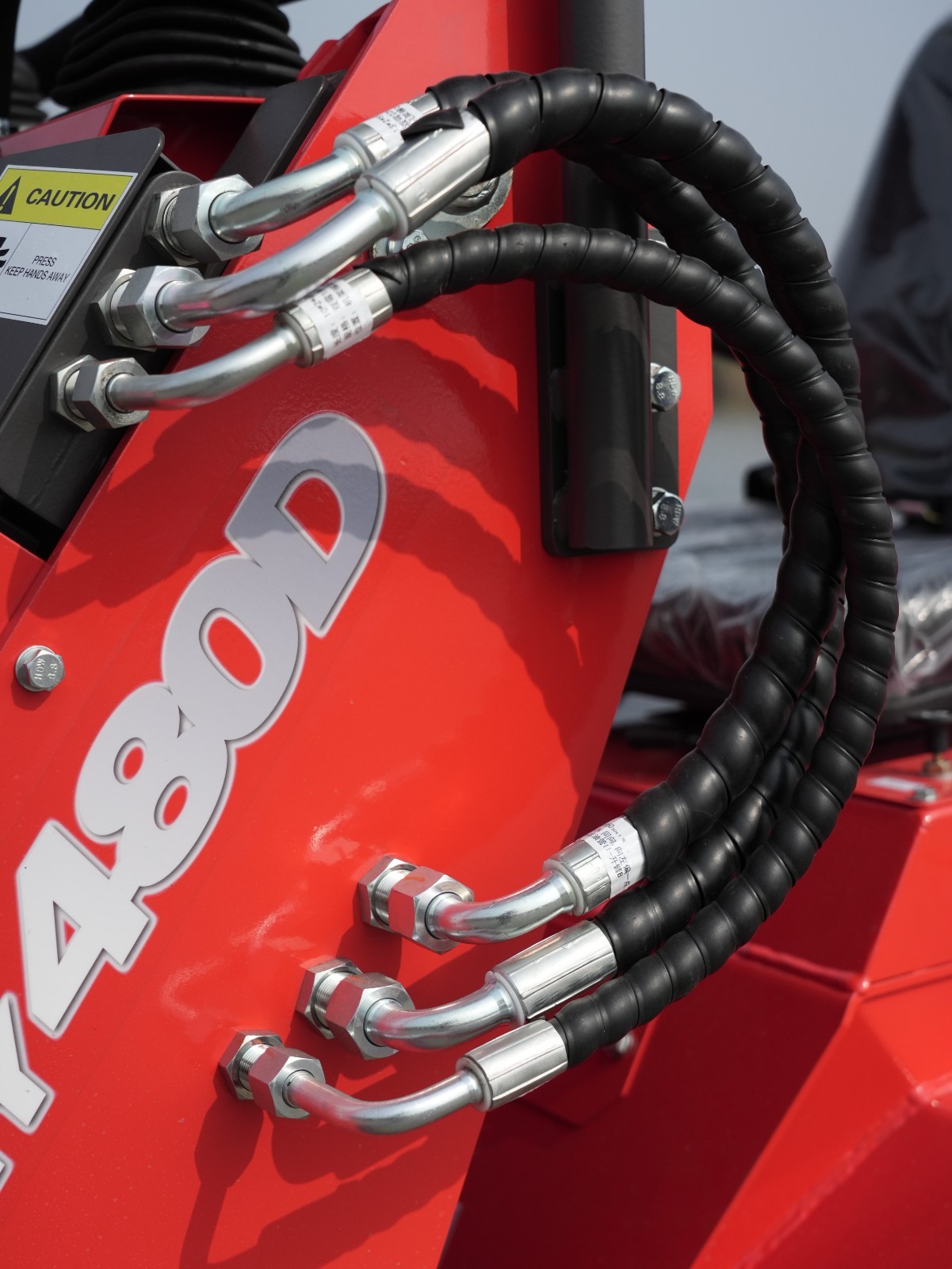 B&S 23HP Ride-On Wheeled Mini Skid Steer Loader with EPA Engine